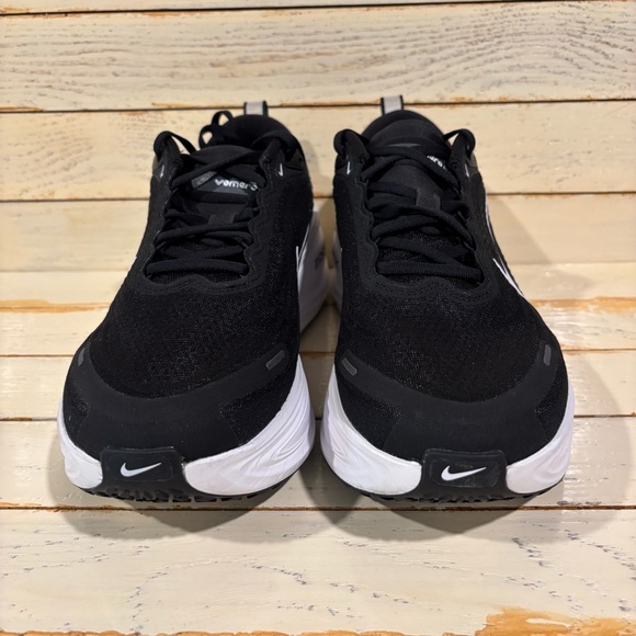 Nike Women's Black and White Athletic Shoes. Vomero Plus - Picture 2 of 12